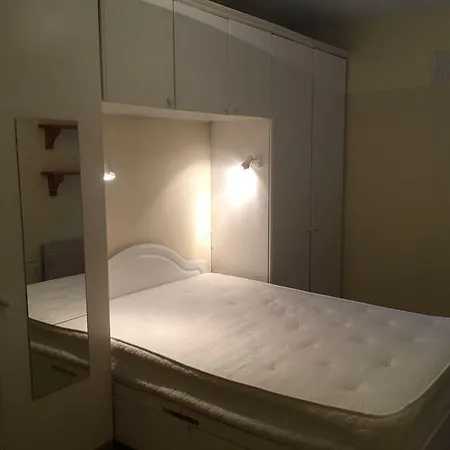 Tara Street Apartment- Dublin City Centre Apartment *